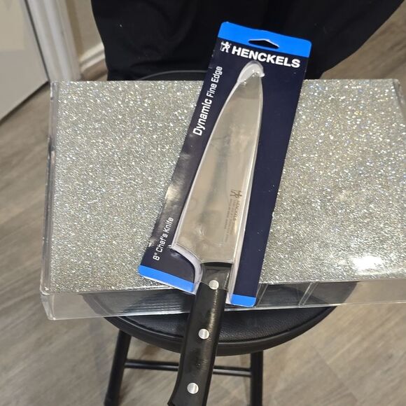 ZWILLING J.A. Henckels Dynamic Fine Edge 8" Chef's Knife - Picture 4 of 4